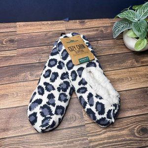 NWT Northeast Outfitters Women's Cozy Cabin Slippers Size Medium (Cheetah)